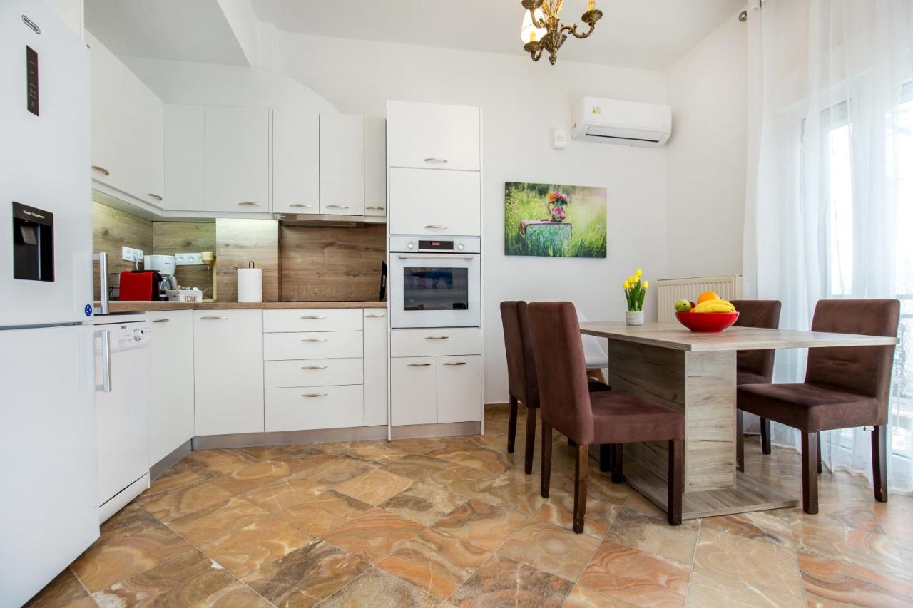 Onarhome Potos Exterior photo