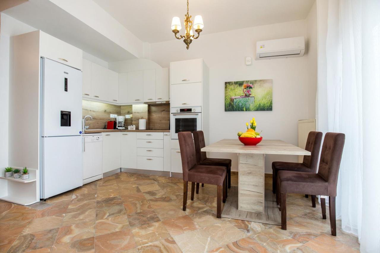 Onarhome Potos Exterior photo